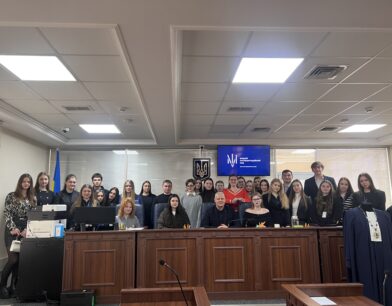 Ліга студентів АПУ завітала до ВАКС, щоб дізнатися про особливості роботи суду